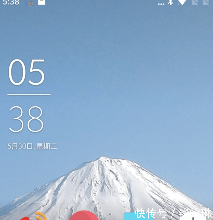 一加 6细节对比坚果 R1, 感觉多这几百块钱有点