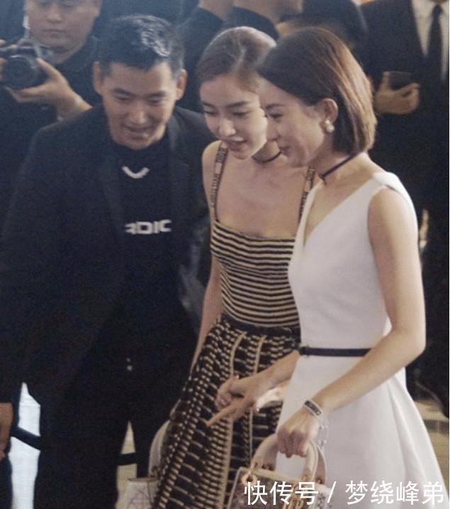 杨颖:我身高168, 赵丽颖:我165, 当两人同框,场