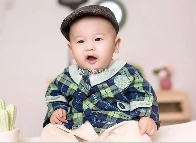 王乐乐、杨清柠宝宝写真照,小哪吒可爱卖萌,