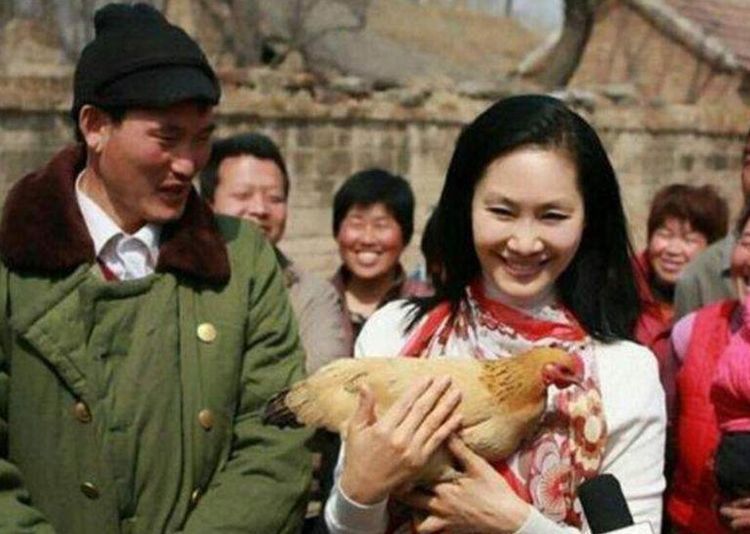 大衣哥朱之文的婚纱照，大衣嫂的蜕变之路，认真打扮起来还真美