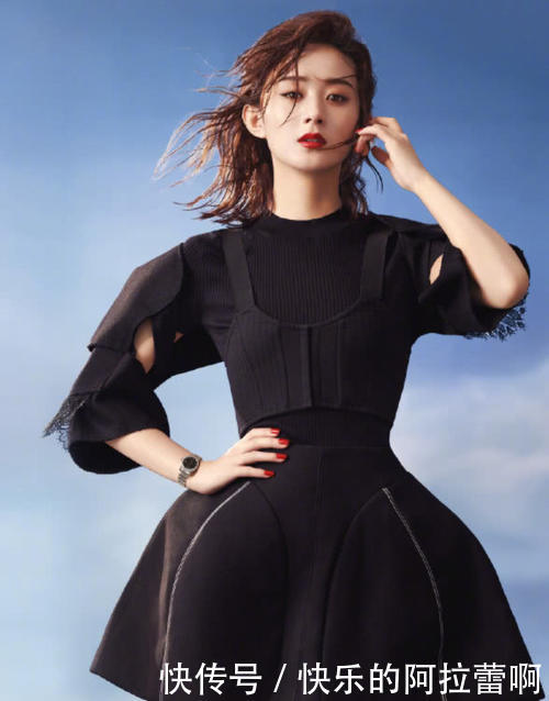 赵丽颖穿白裙背后有看点,知道为什么很少穿露