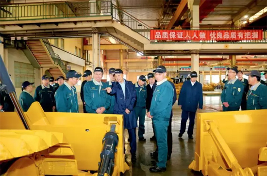 山东重工集团总经理江奎慰问山推一线员工