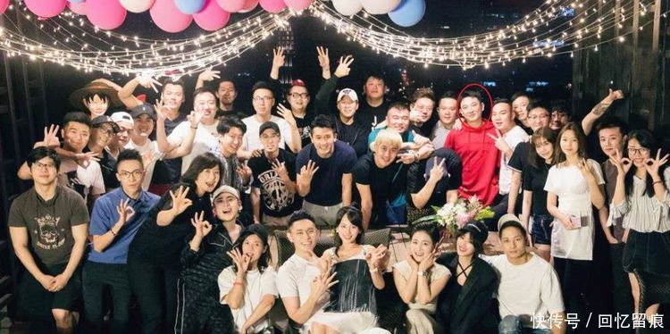 张嘉倪晒照曝光豪宅,买超为她浴室建汗蒸房,不