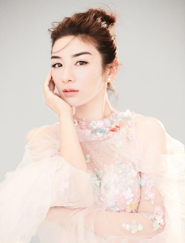 黄奕带女儿录综艺跳舞又弹琴行程好满，怪不得铛铛会打滚求饶