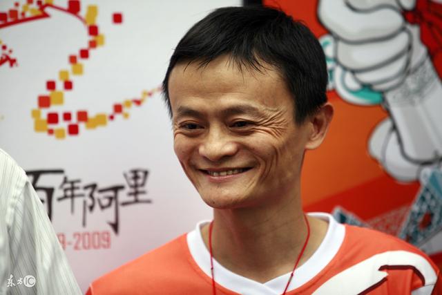 如果在蚂蚁借呗借一万元?去蚂蚁财富买基金有