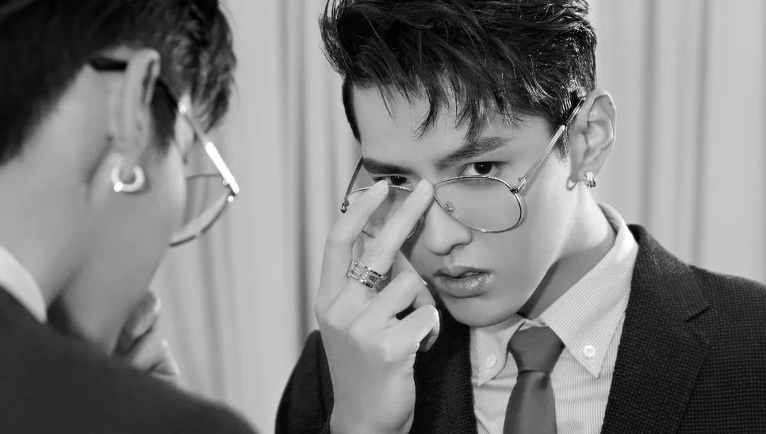 韩红曝光捐款名单,张一山10万刘涛20万,网友:吴