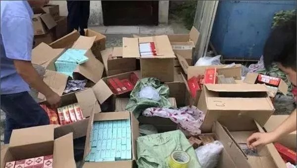 看看烟的,涉案50多万元!抓获3人!卖假有你吸的我晕表情图图片