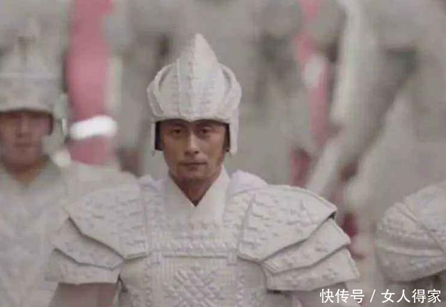 邓伦新剧铠甲太眼熟,网友:不会和杨幂的泡沫盔