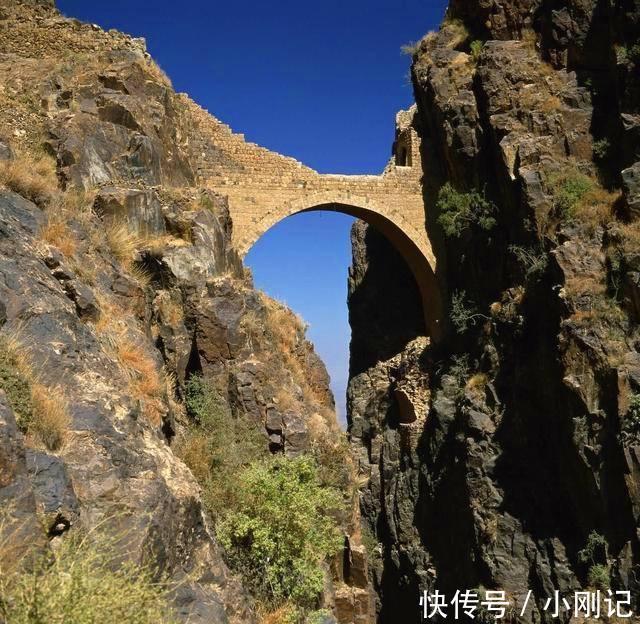 世界上最神秘的桥,没有支柱屹立400年,没人知