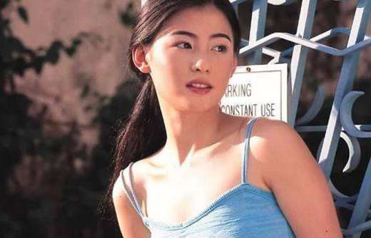 张柏芝曝合照，五官立体的妈妈很抢镜，儿子也越长越像谢霆锋