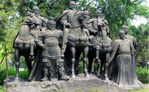 每个朝代的开国皇帝都被人们褒扬称颂,只有他