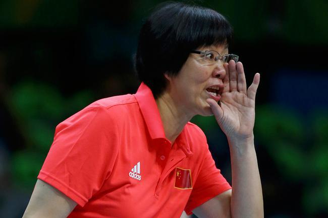 郎平仍是中国女排主心骨 赖亚文身兼三职真罕见