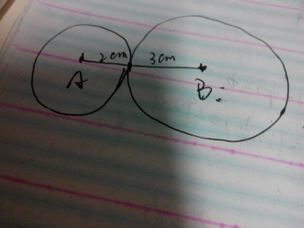 两个端点为圆心分别画一个半径是2厘米