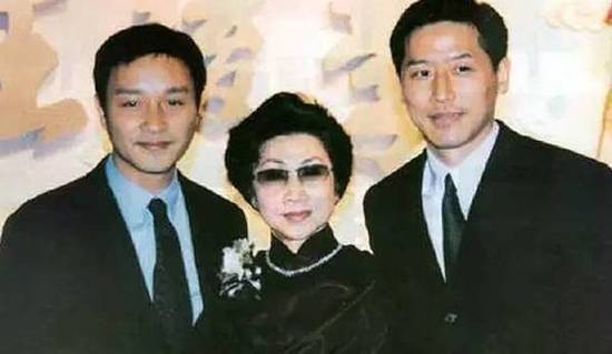 张国荣与唐鹤德的18年情:此爱绵绵无绝期