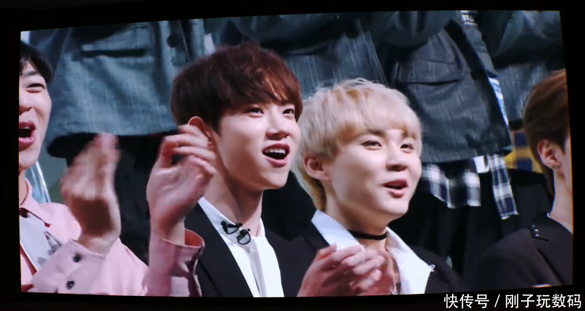 没时间去看《偶像练习生》?用爱奇艺VR一体机