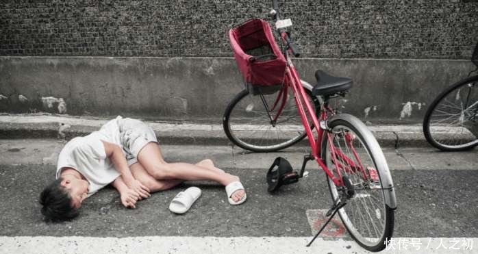 衣冠楚楚,却露宿街头这恐怕也是日本的一大特