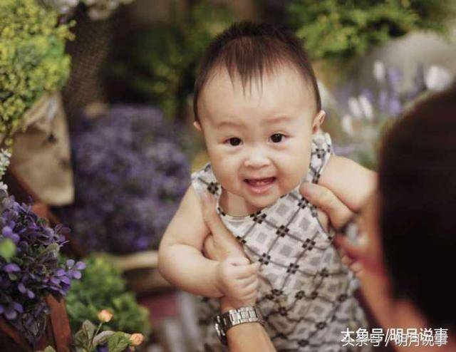 大年初一带大宝拜年 婆家亲戚一张嘴 宝妈懵了