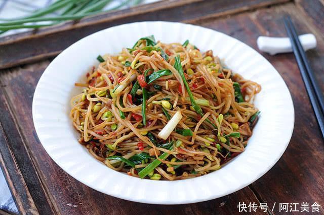 黄豆芽怎么炒好吃不硬 t0140e46d3fe0d5c155.jpg