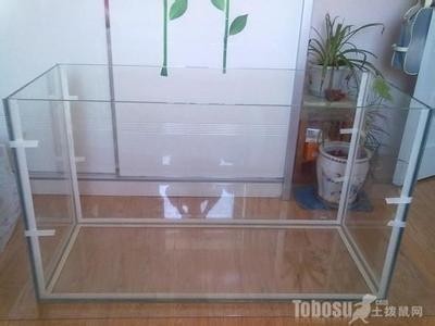 弱弱的问个问题,粘鱼缸什么是四边包底_360问