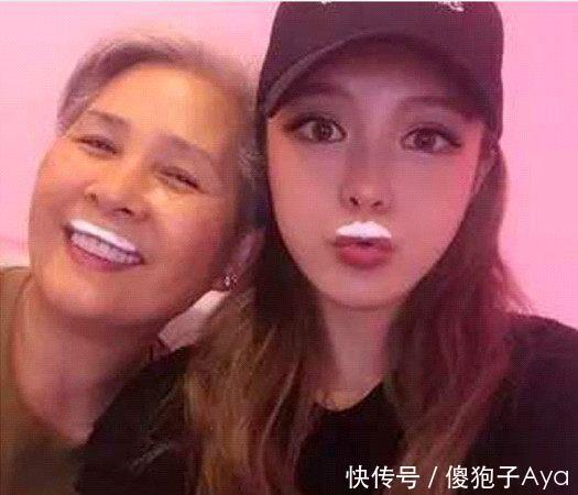 罗志祥女友周扬青发合影秀婆媳感情