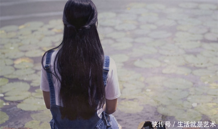 老家房子拆迁,婆婆把钱都给小叔子,看到弟媳的态度,我感动落泪