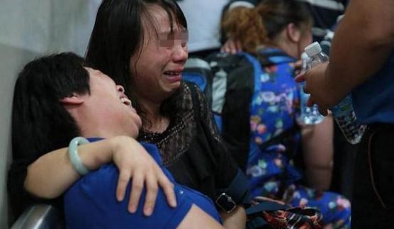 56岁大妈生出龙凤胎,护士问她为何要生,大妈回答让护士无地自容