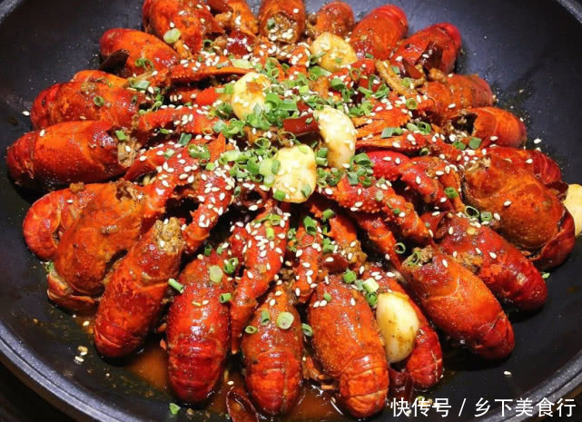 我们吃小龙虾时,戴上的一次性手套无破损,但为何满手都是油? 澳博888