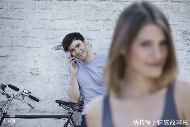 女人看似不理你,其实心里很“想你”,会有这3个表现