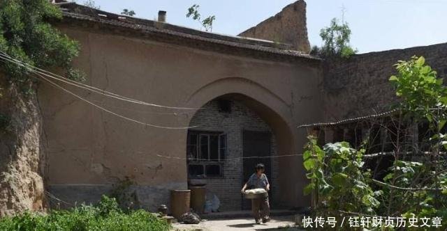 什么据说农民每月可以领退休金400元,你还觉得