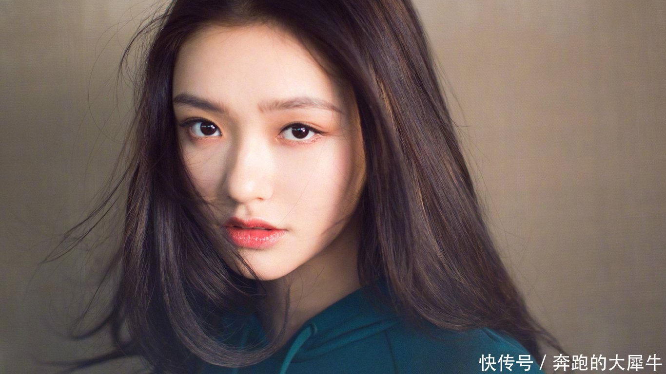 林允的真名,冯提莫的真名,都不如她的真名来的