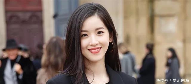 章泽天朋友圈遭同学曝光,章泽天无奈退群,该同