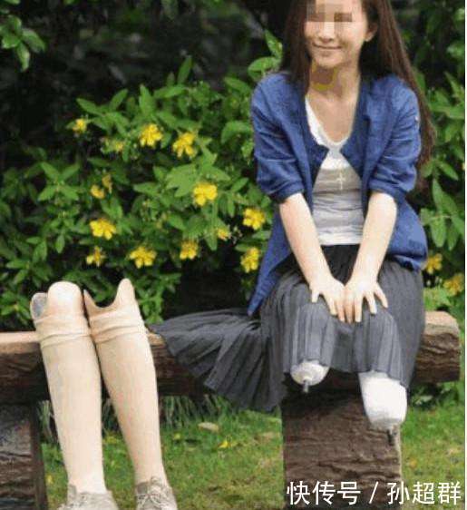 男子与网恋美女视频聊天, 事后美女忘关摄像头