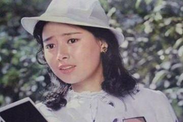 《庐山恋》让她成大众情人,正红时出国留学,归