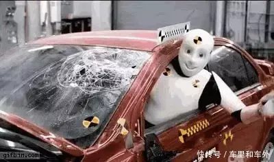 买辆小车给爸妈买菜用,结果发现老人的驾照已