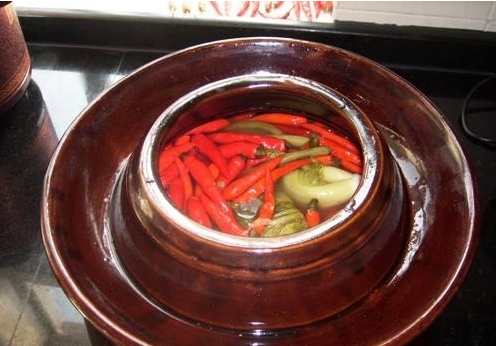 《舌尖3》把四川泡菜夸上了天,那和韩国泡菜比