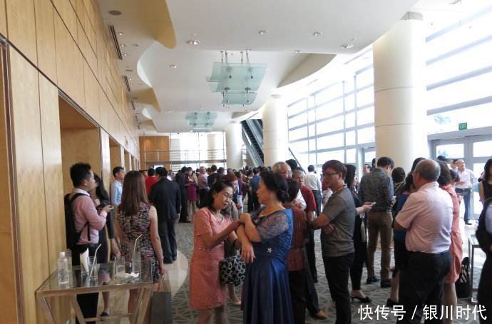 每年清明节,他们都会回中国祭祖,但是却不承认