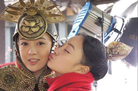 吕佳容2次为李小璐发声,被网友嘲笑不被理会,