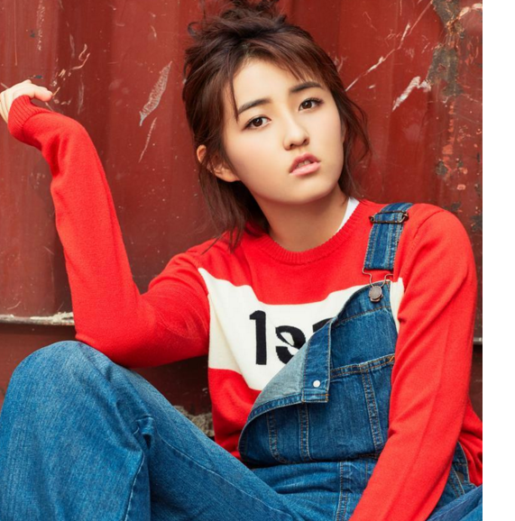 张子枫寸头造型挑战热巴,网友评论:誓死要把王