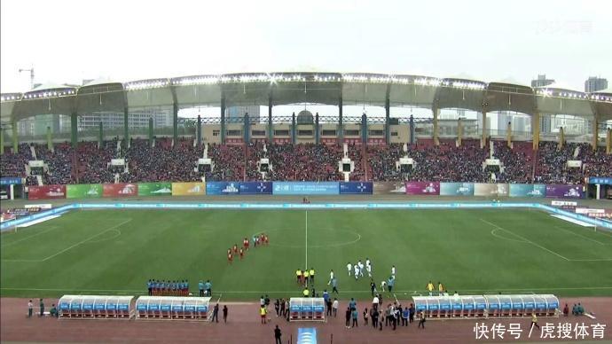 2万球迷+中超球场+现场直播!一场初中生足球比
