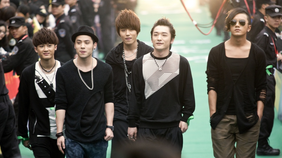 mic男团_mic男团收入(3)