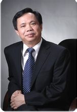 黄康景是广东省人大代表,化州市政协常委,是现届香港茂名同乡总会