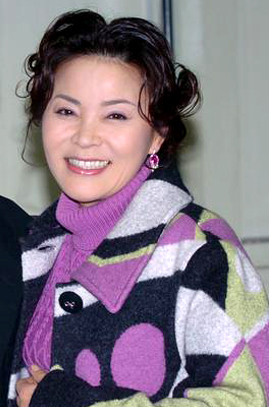 崔兰 韩文 职业:女演员 出生:1960年11月30日(48岁 语言:韩国语