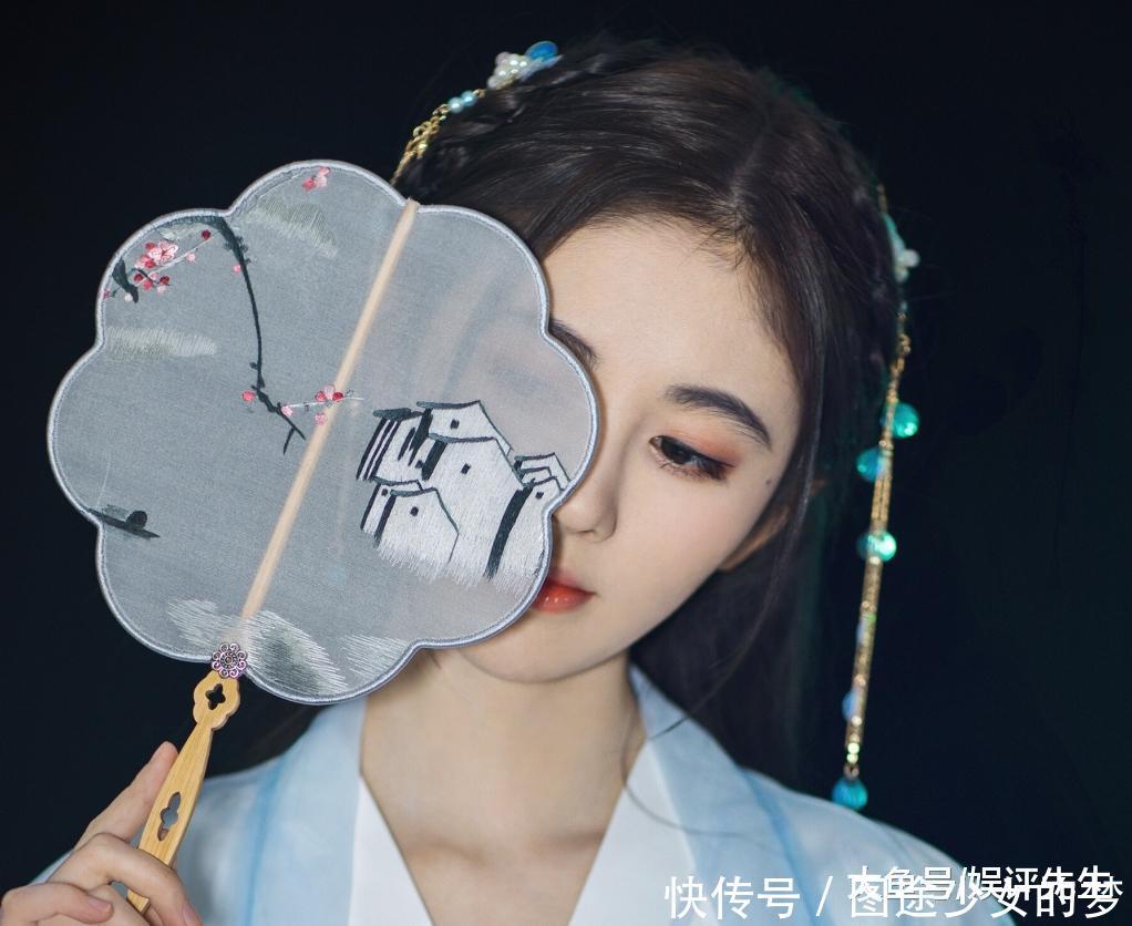 有一种粗糙叫鞠婧祎的眉毛, 杂毛又多又长, 却