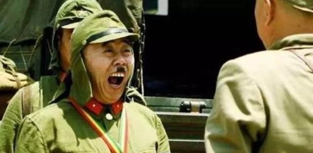 为何日军会在帽子上加2块布?专家:此举可以少