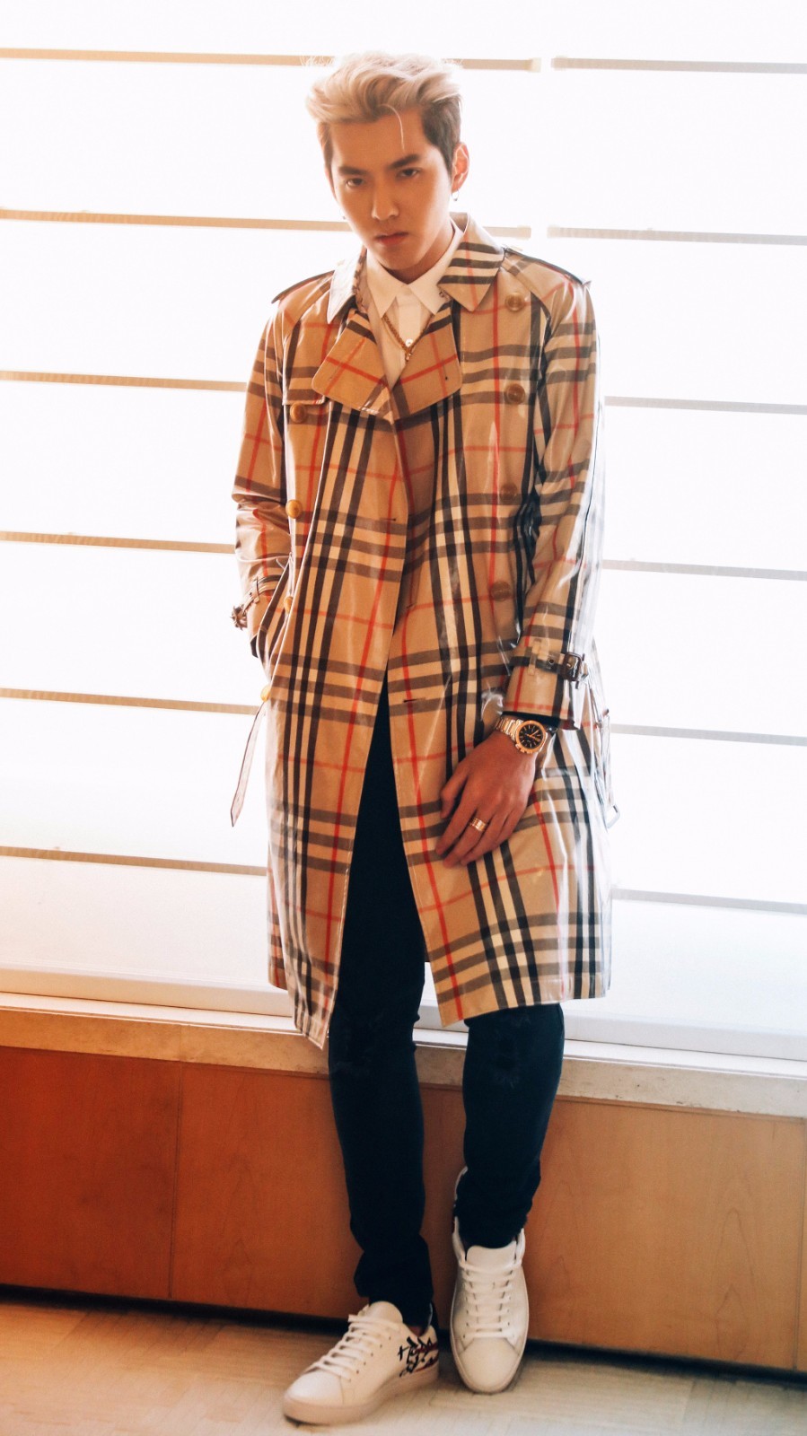 厉害了吴亦凡,签约环球音乐集团成首位华人唱