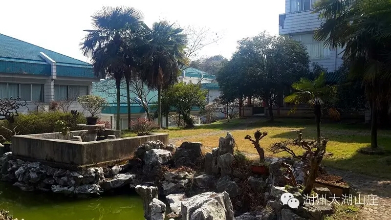 住在南太湖呆在房间就能看到月亮酒店超赞夜景太湖山庄