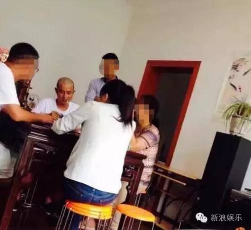 罗晋扛锄头易烊千玺钓鱼 明星回农村老家接地气