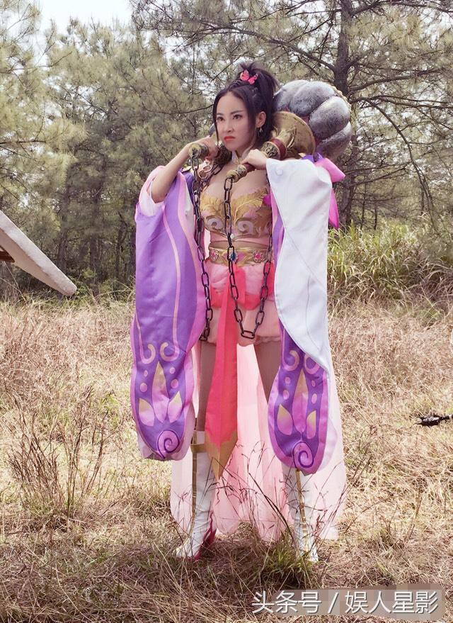 潘春春饰演李元霸,上演一女战七男,四个大锤