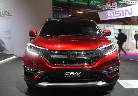 本田crv2017报价图片: 作为换代新车,2017款cr-v外观和内饰均采用了