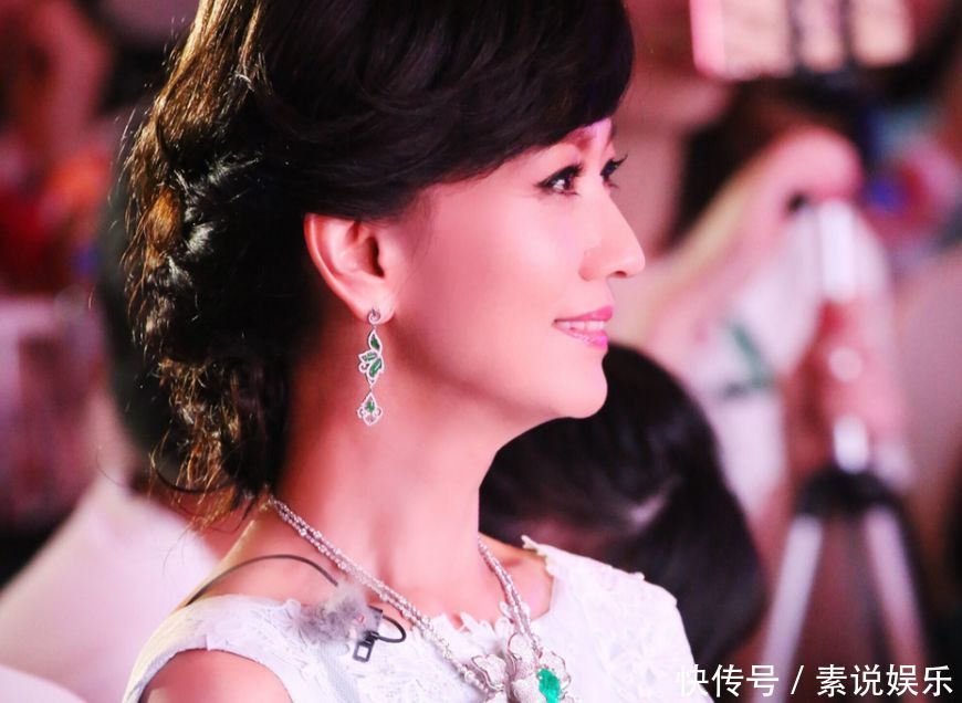 那些因穿错情趣被大大扣分的女明星,丝袜赵雅衣女神麻见图片
